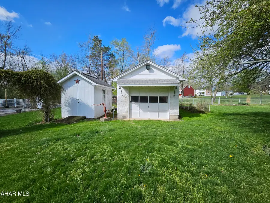1422 N Montgomery Street, Hollidaysburg, PA 16648 - #3