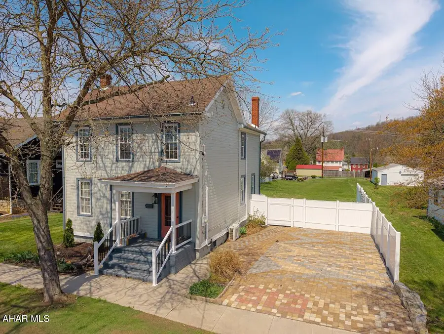 313 E John Street, Bedford, PA 15522 - #2