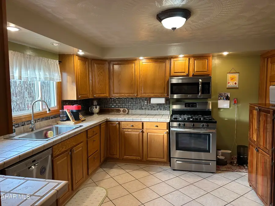 210 Crawford Avenue, Altoona, PA 16602 - #2