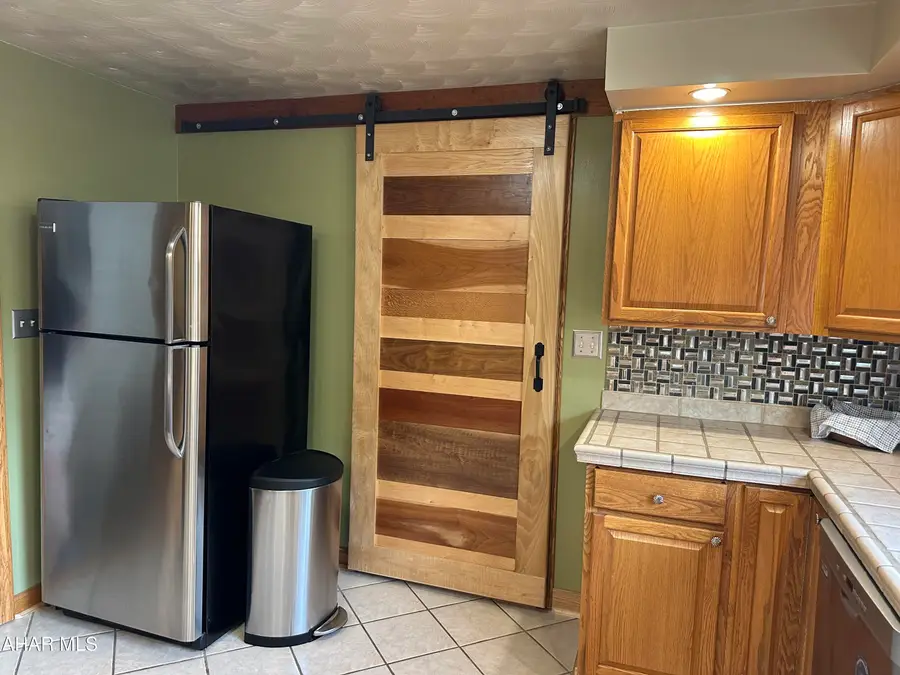 210 Crawford Avenue, Altoona, PA 16602 - #3