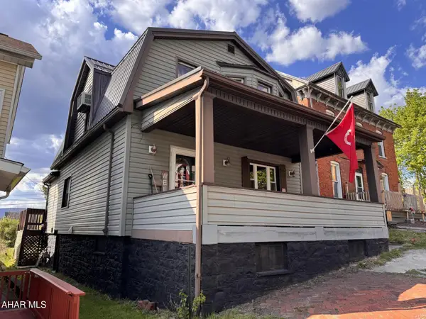 224 E 3rd Avenue, Altoona, PA 16602