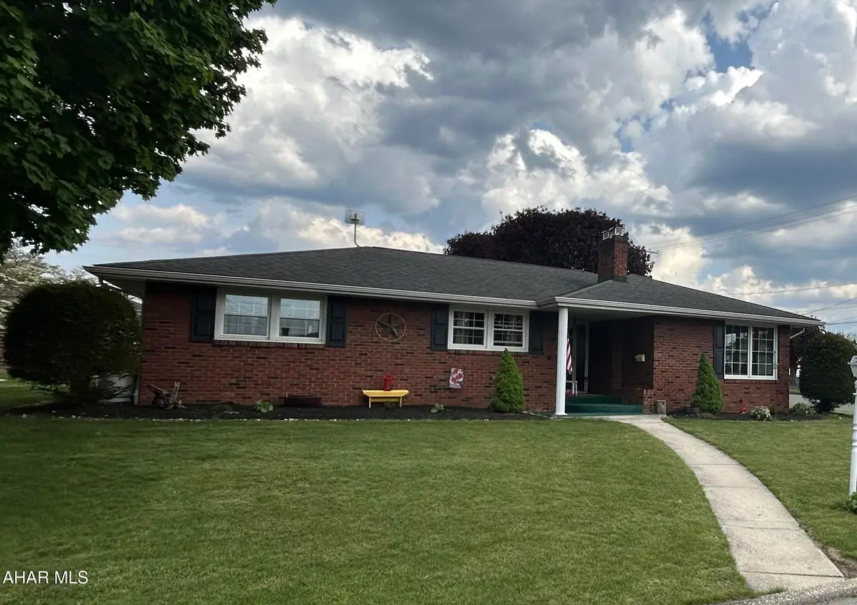 223 S Mulberry Street, Martinsburg, PA 16662 - #1