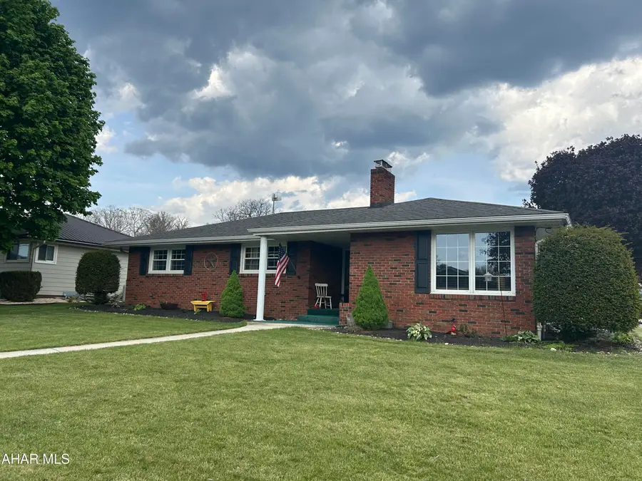 223 S Mulberry Street, Martinsburg, PA 16662 - #2