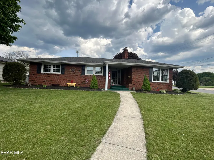 223 S Mulberry Street, Martinsburg, PA 16662 - #3