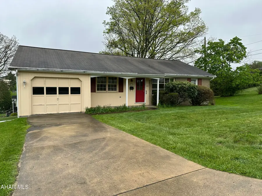 2501 15th Street, Altoona, PA 16601 - #2