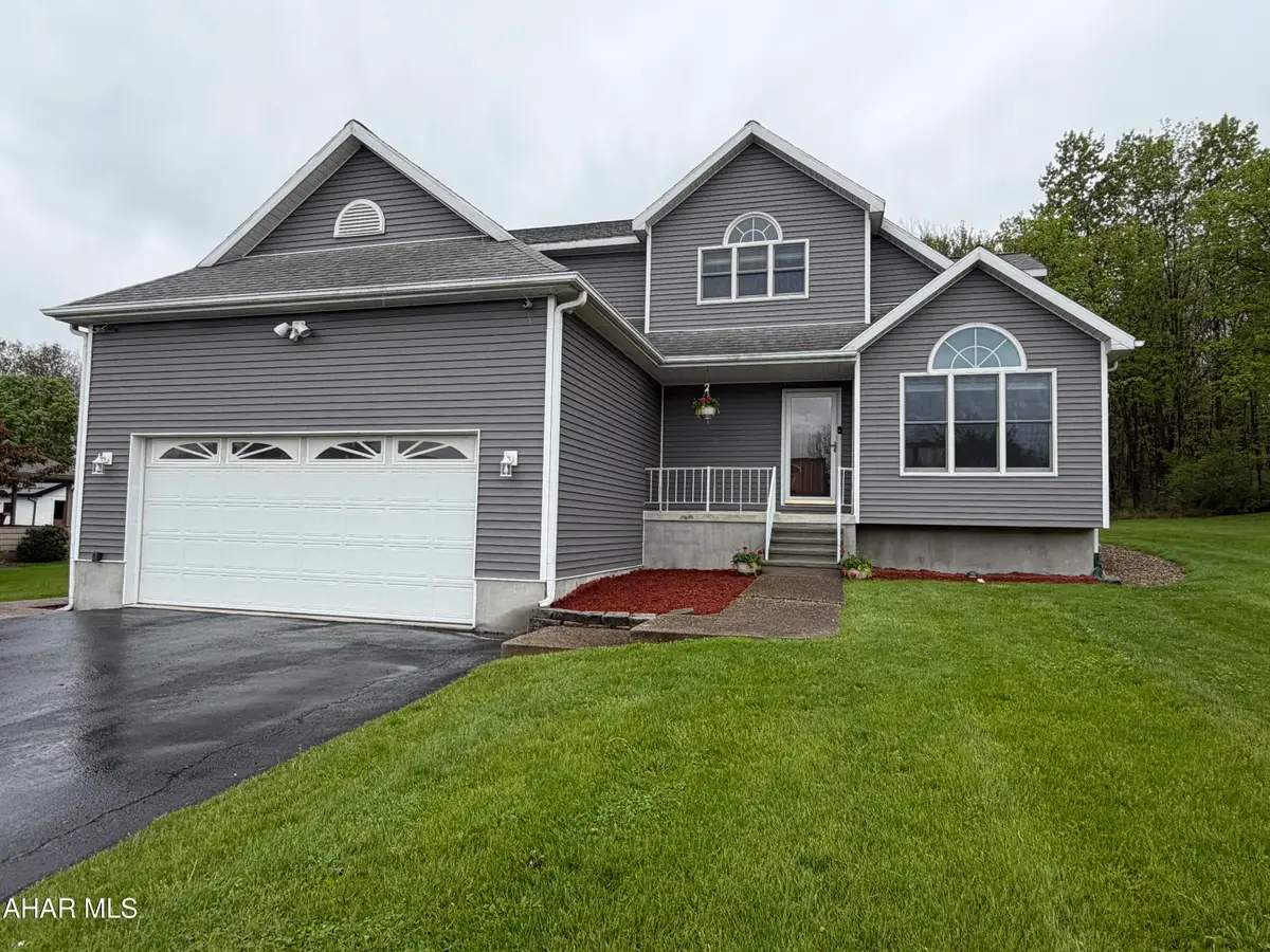 1715 N 12th Avenue, Altoona, PA 16601 - #1