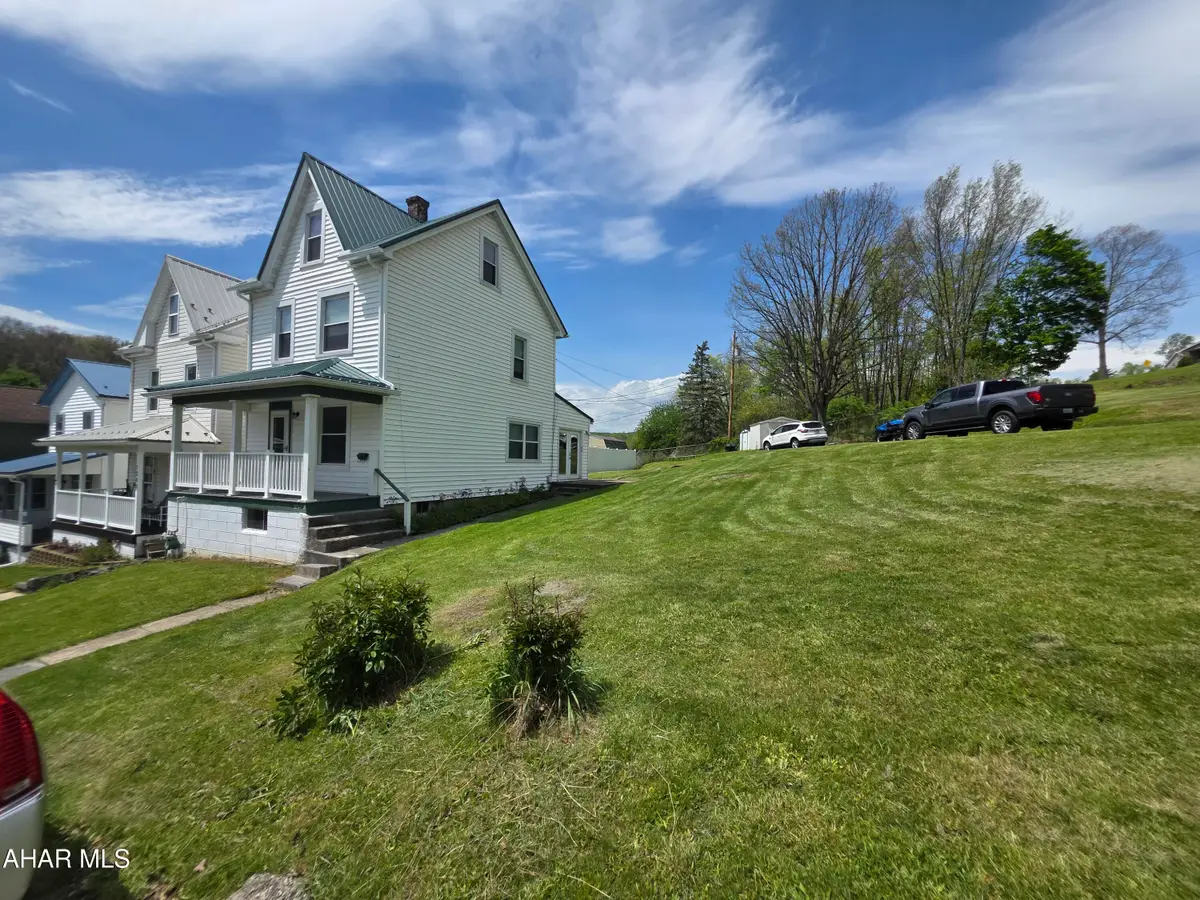 1347 N 7th Avenue, Altoona, PA 16601 - #1