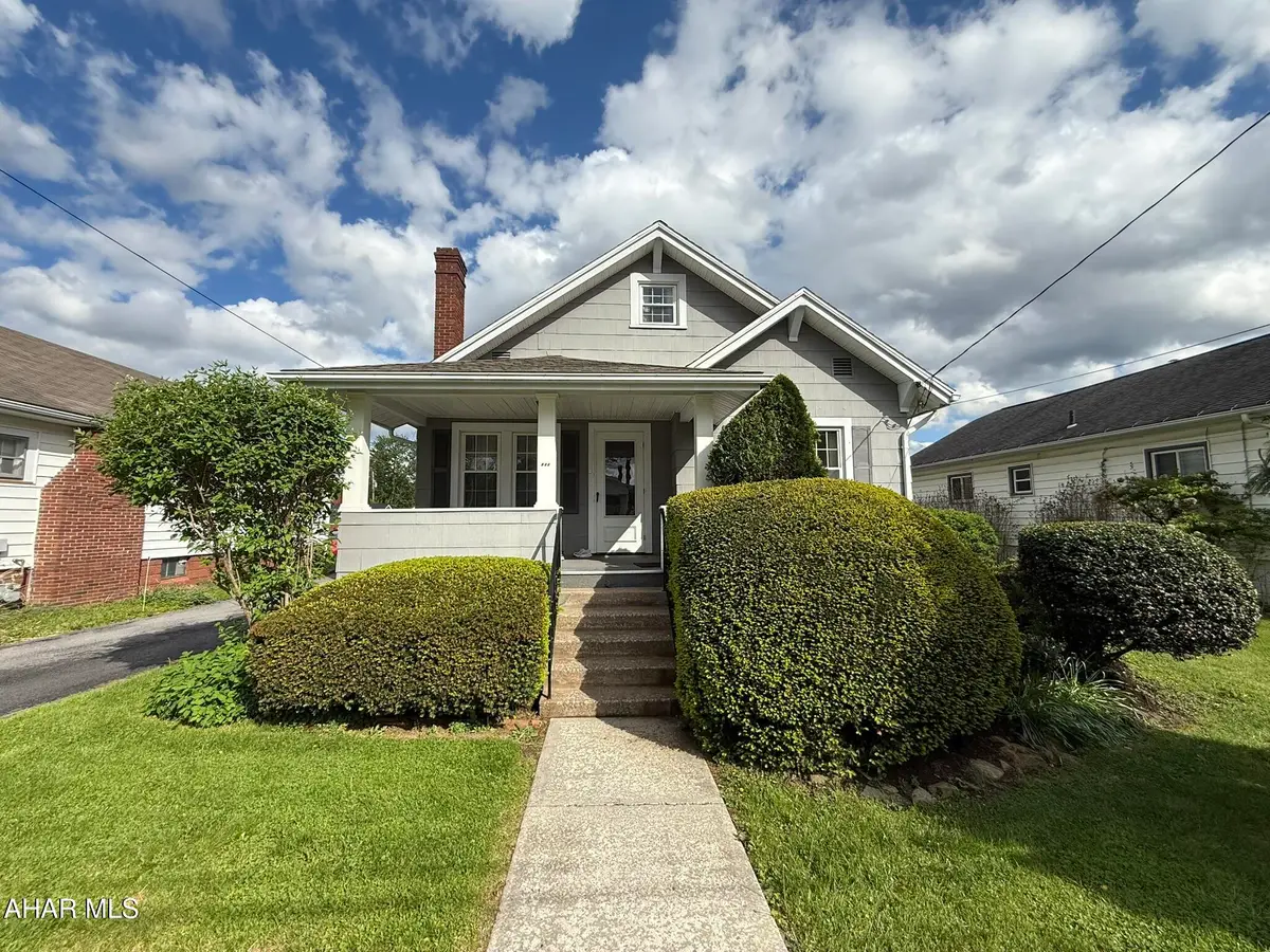 521 E Park Avenue, Altoona, PA 16601 - #1