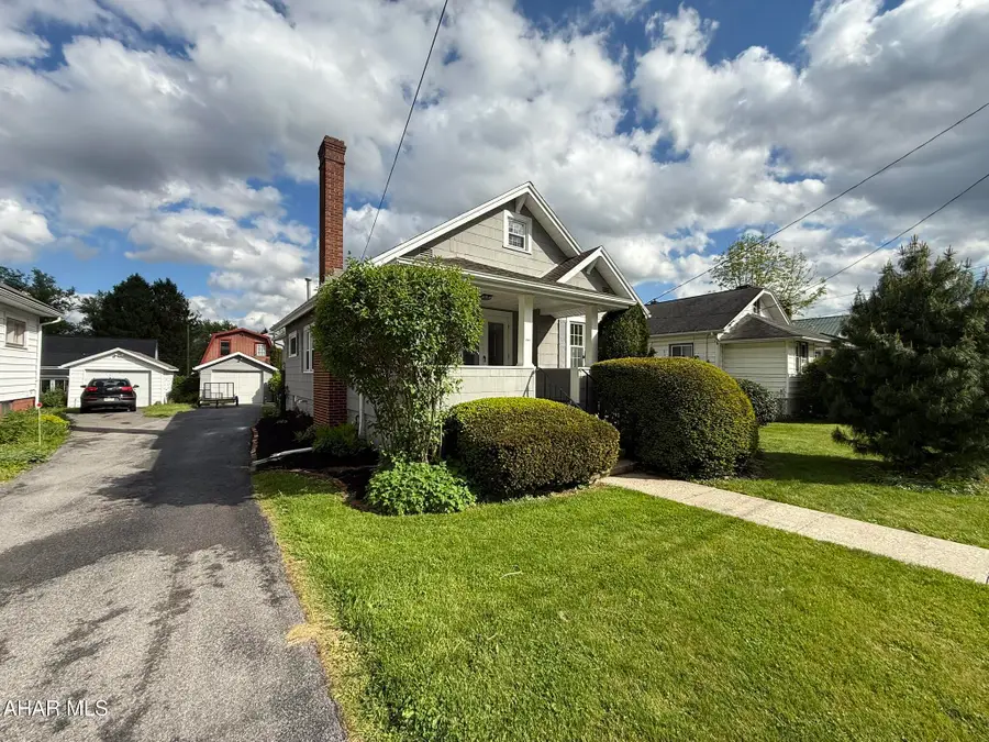 521 E Park Avenue, Altoona, PA 16601 - #3