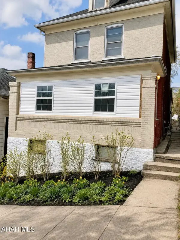 1927 15th Avenue, Altoona, PA 16601
