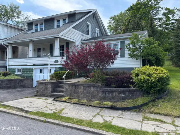 122 E 25th Avenue, Altoona, PA 16601