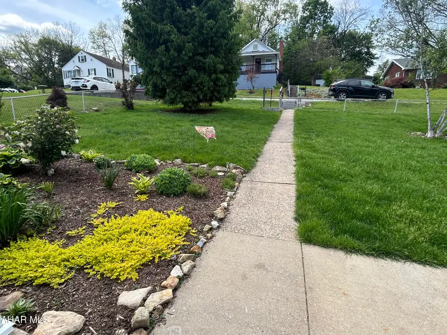 119 Logan Avenue, Altoona, PA 16602 - #3