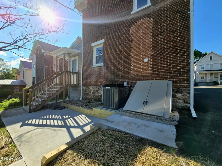 523 Pine Street, Hollidaysburg, PA 16648 - #3