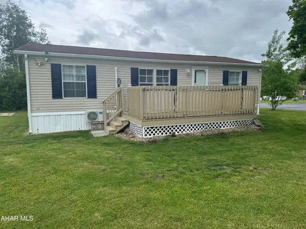 511 Earnhardt Drive, Altoona, PA 16601