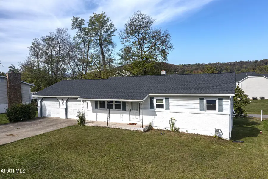 131 Aggie Street, Hollidaysburg, PA 16648 - #2