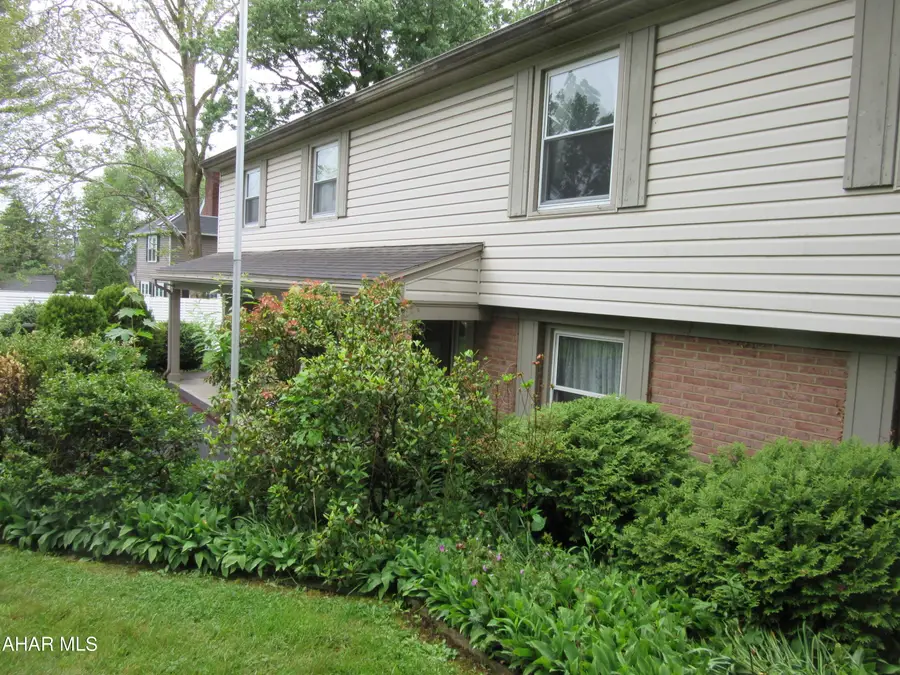 126 Maple Street, Hollidaysburg, PA 16648 - #2