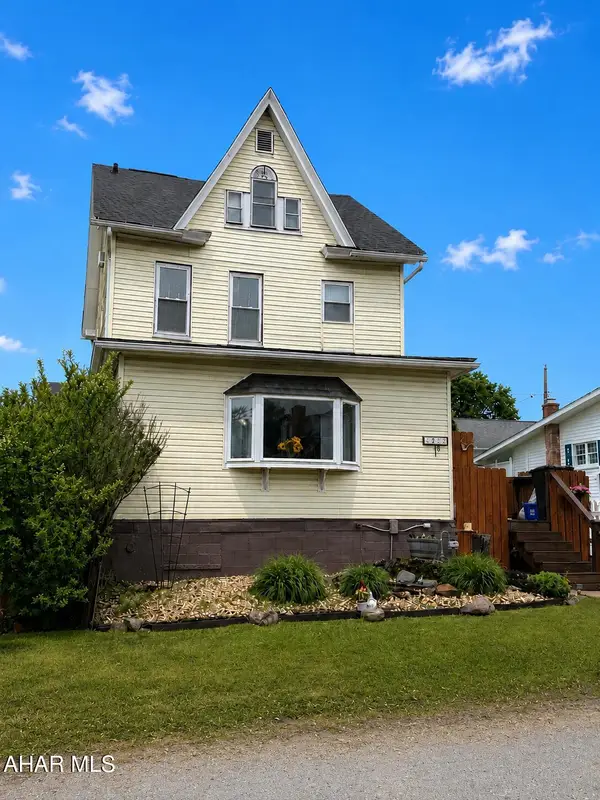 422 E Grant Avenue, Altoona, PA 16602