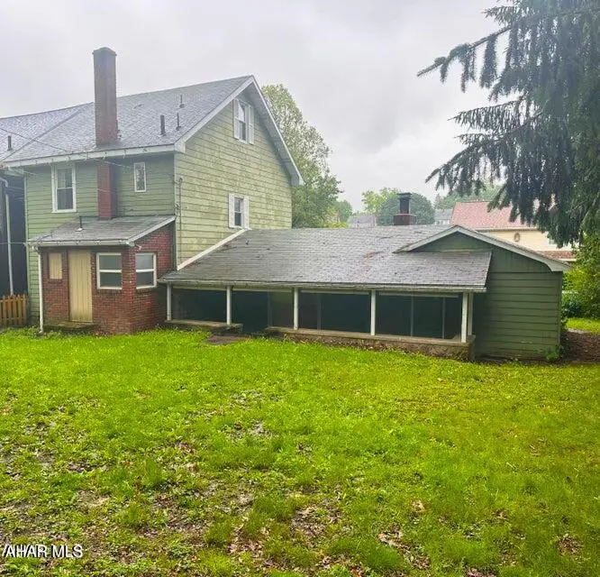 212 E 25th Avenue, Altoona, PA 16601 - #3