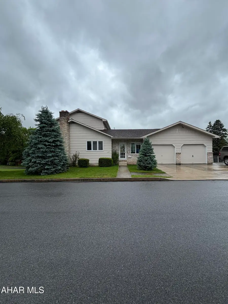 1301 Walton Avenue, Altoona, PA 16602 - #2
