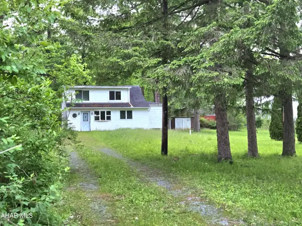 656 S Temple Lane, Altoona, PA 16602