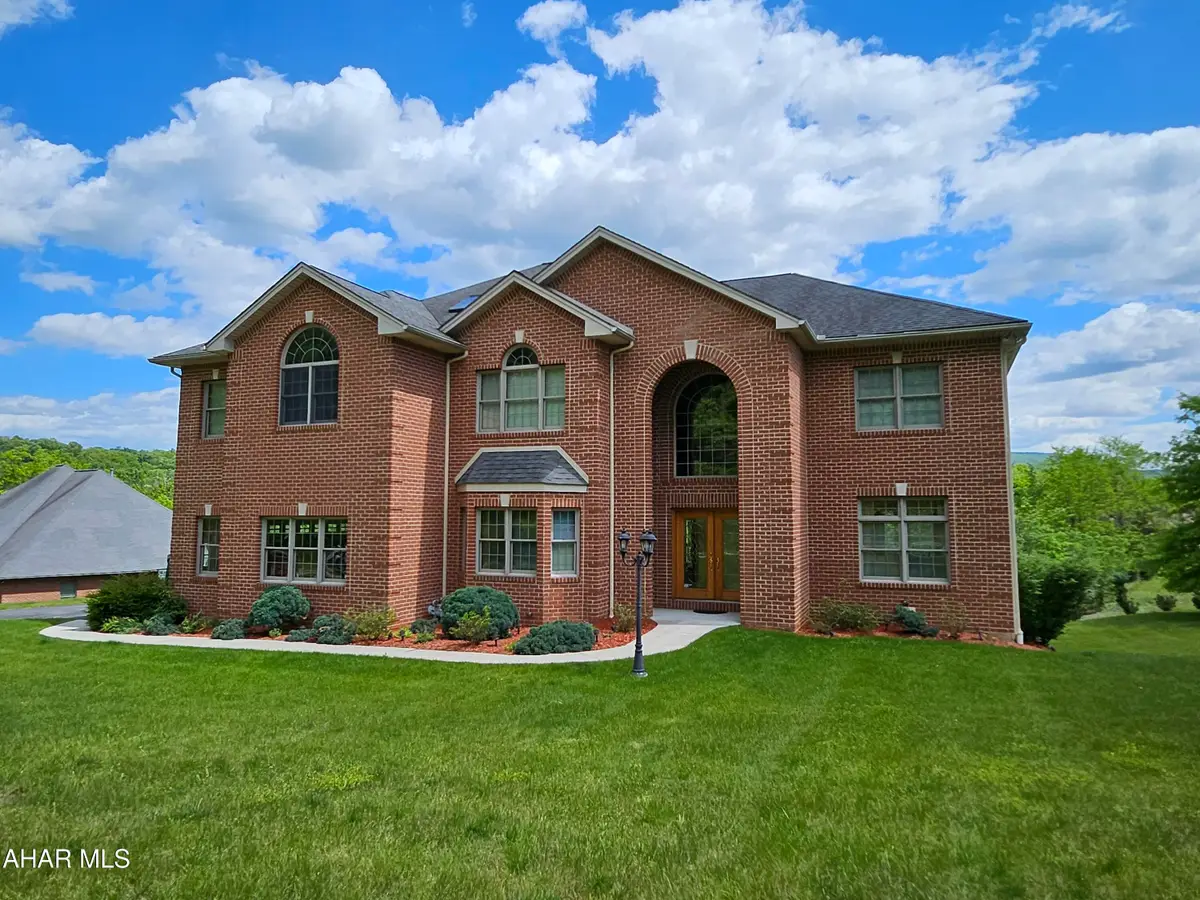 105 Paddock Circle, Duncansville, PA 16635 - #1