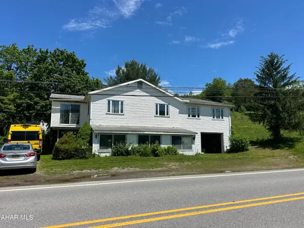 1562 W Loop Road, Hollidaysburg, PA 16648