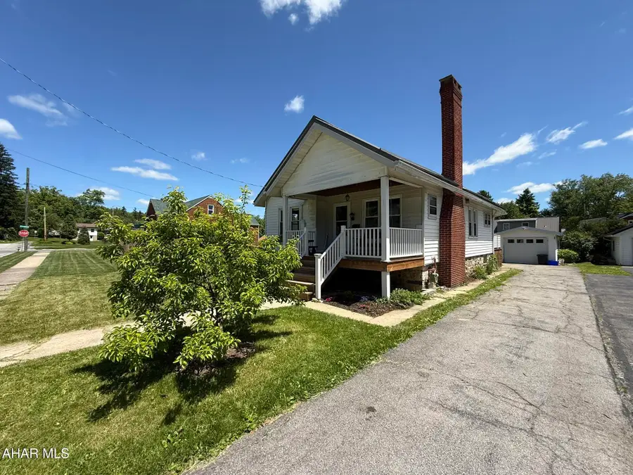 527 E Park Avenue, Altoona, PA 16601 - #2