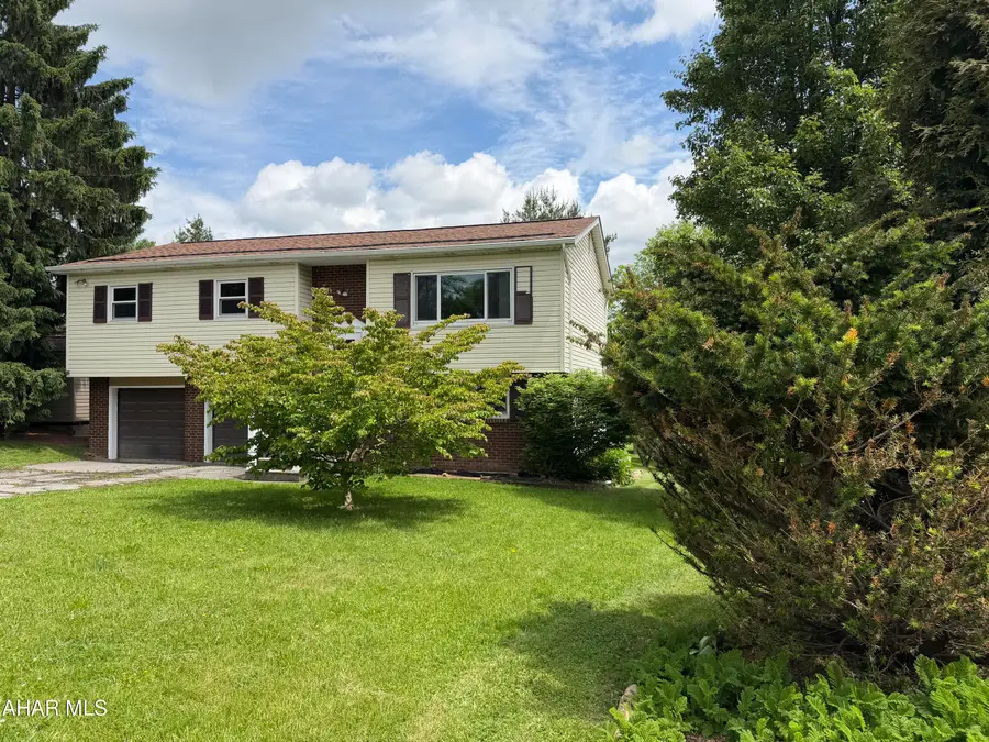 3915 Maple Avenue, Altoona, PA 16601 - #2