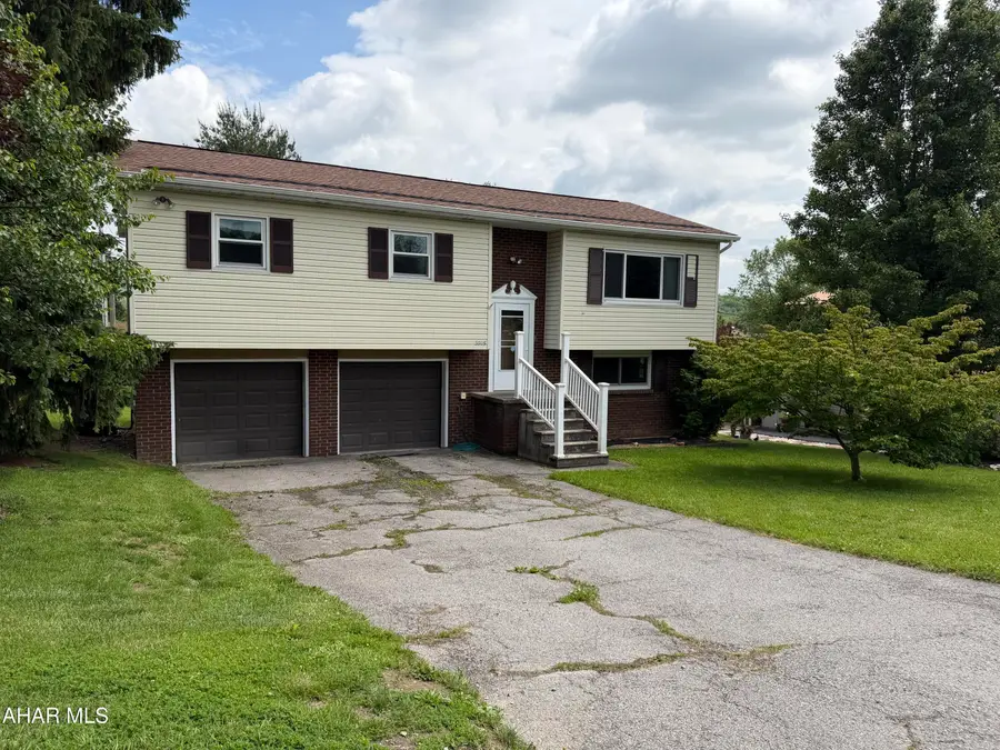 3915 Maple Avenue, Altoona, PA 16601 - #3