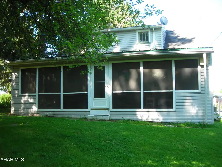 917 Shand Avenue, Altoona, PA 16602 - #3