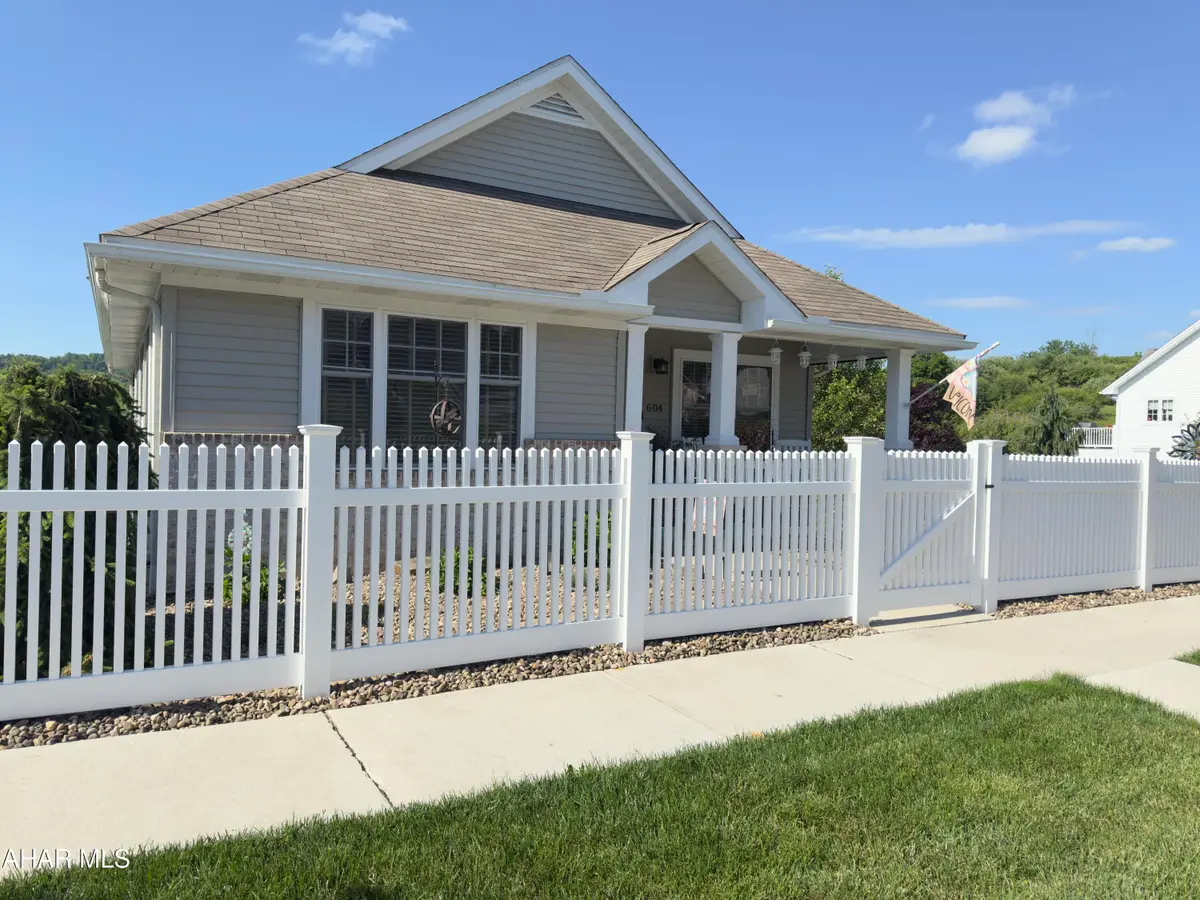 604 Holliday Hills Drive, Hollidaysburg, PA 16648 - #1