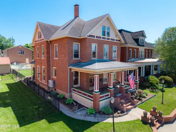 238 E Penn Street, Bedford, PA 15522
