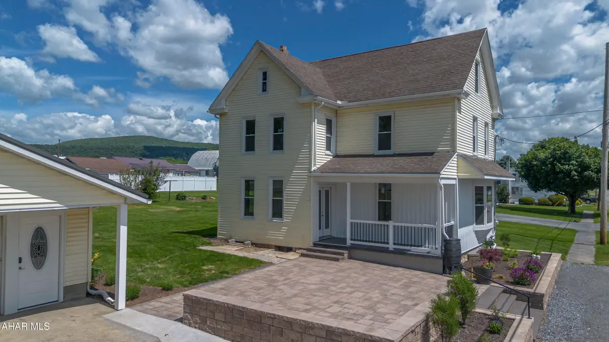 301 N Nicodemus Street, Martinsburg, PA 16662 - #1