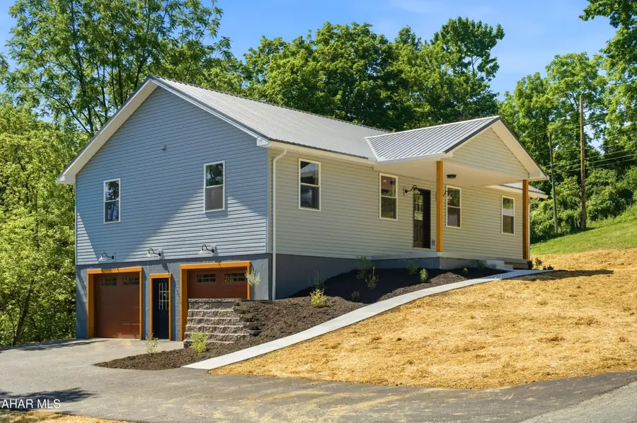 1021 Palm Spring Lane, Altoona, PA 16601 - #2