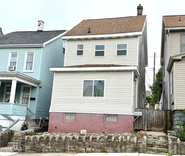 1528 Bell Avenue, Altoona, PA 16602