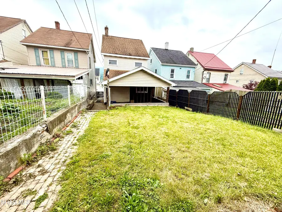 1528 Bell Avenue, Altoona, PA 16602 - #2