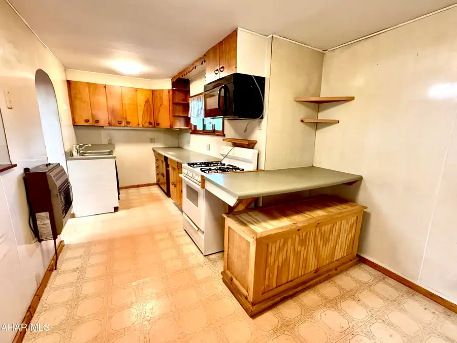 1528 Bell Avenue, Altoona, PA 16602 - #3