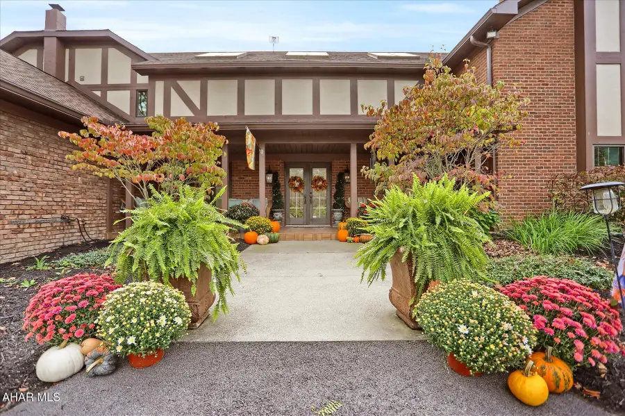 1554 W 7th Street, Tyrone, PA 16686 - #2
