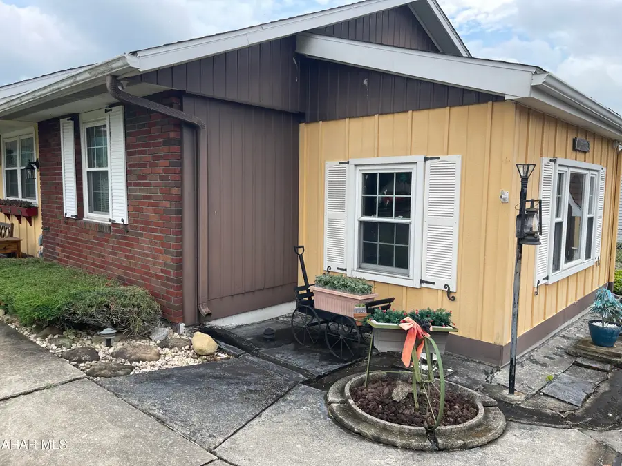603 S 13th Street, Altoona, PA 16602 - #3