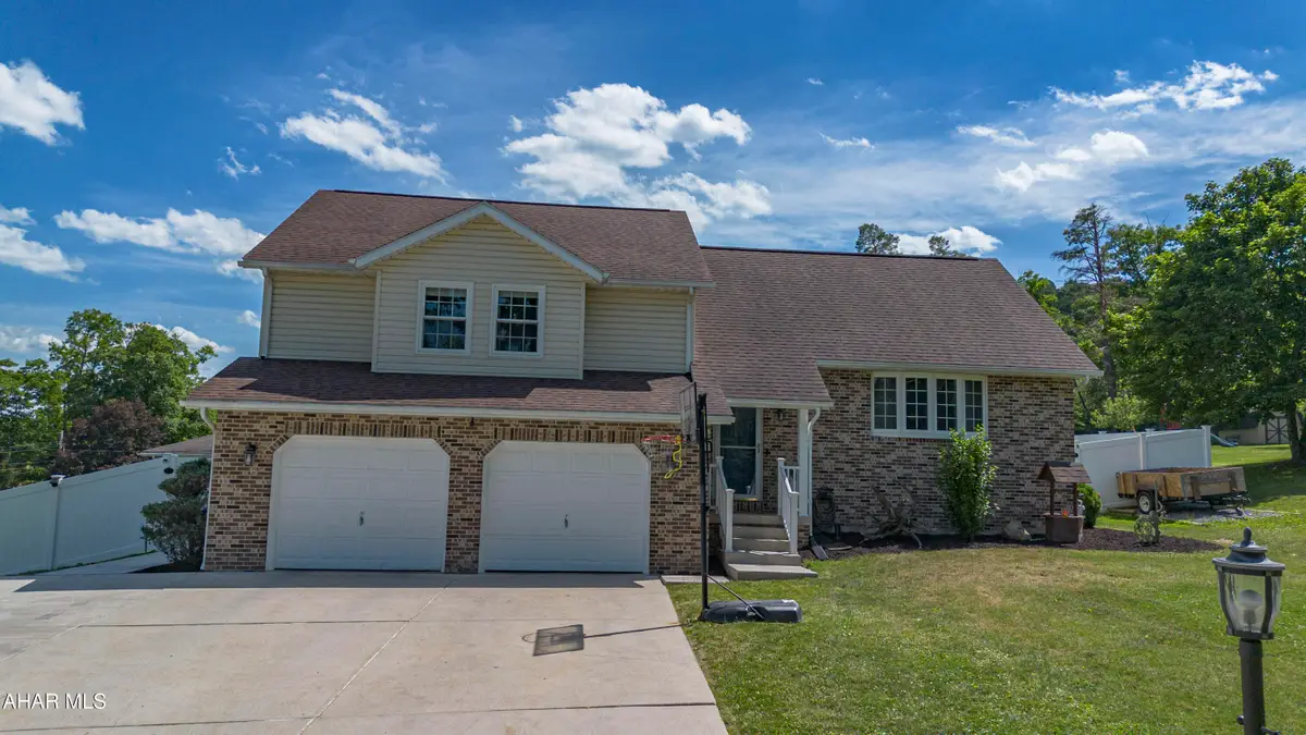 359 Reiling Lane, Altoona, PA 16601 - #1