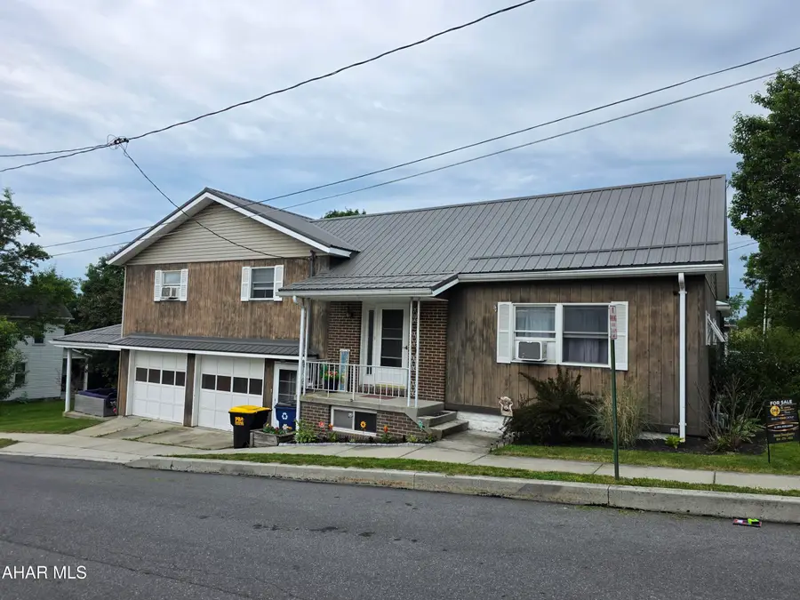 201 S Julian Street, Ebensburg, PA 15931 - #3