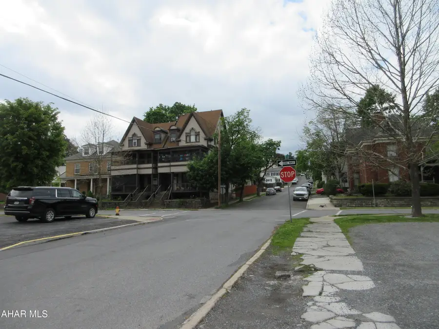 850 S 25th Street, Altoona, PA 16601 - #2