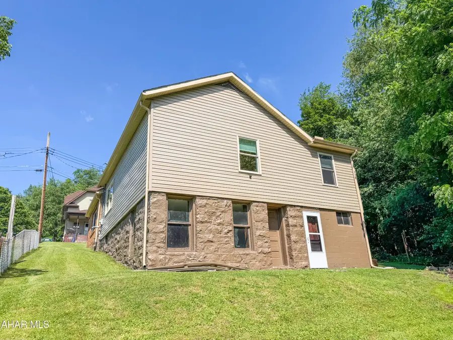 316 Ivy Street, Parkhill, PA 15945 - #3