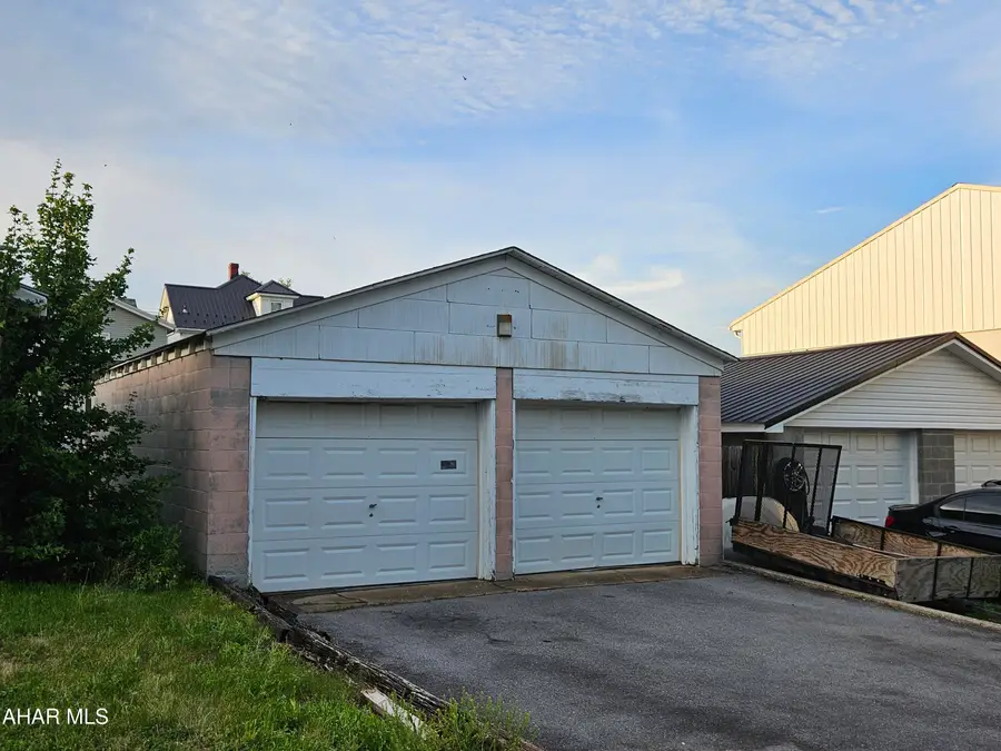 615 W 15th Street, Tyrone, PA 16686 - #2