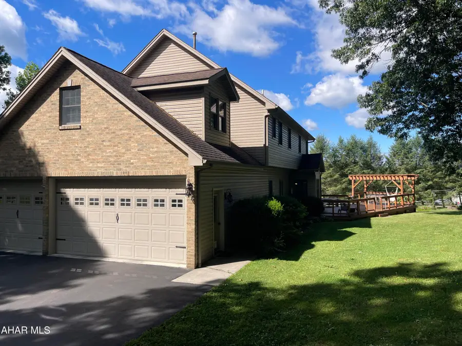 5 Sylvan Oakes Drive, Hollidaysburg, PA 16648 - #3