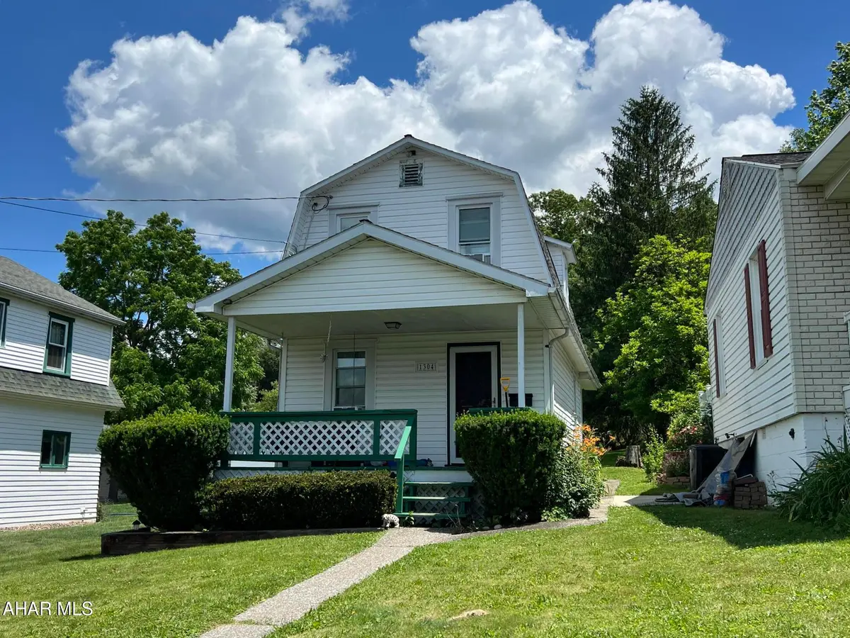 1304 Hamilton Avenue, Tyrone, PA 16686 - #1
