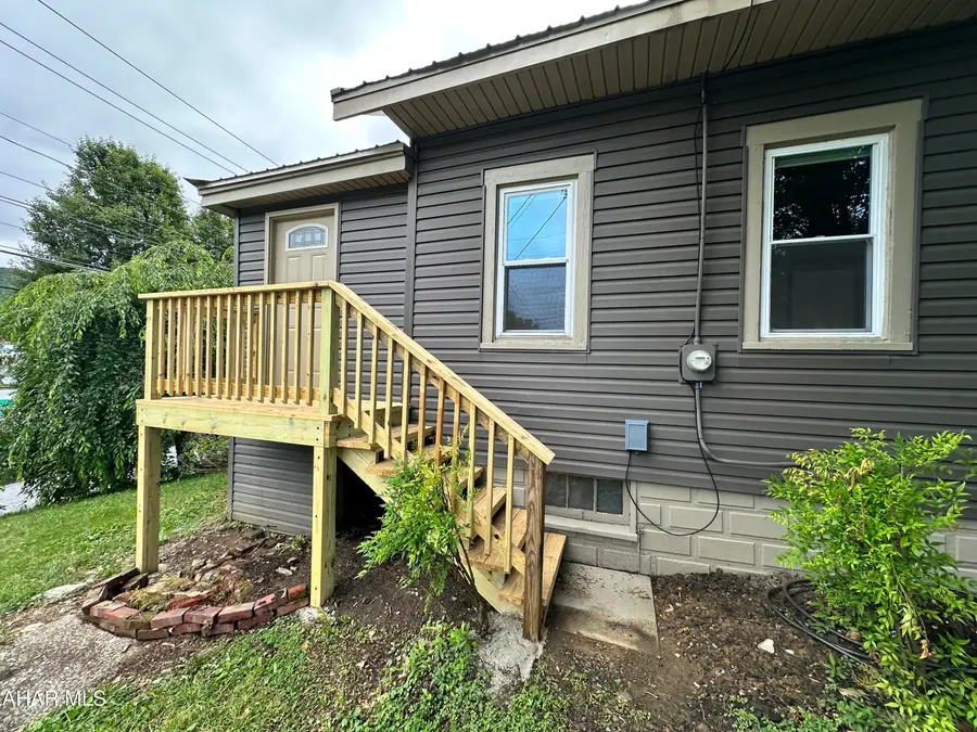 200 Caroline Avenue, Altoona, PA 16602 - #3