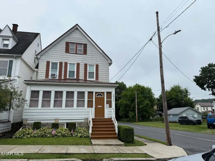 2927 Pine Avenue, Altoona, PA 16601 - #3