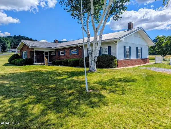 200 Jacks Corner Road, Hopewell, PA 16650