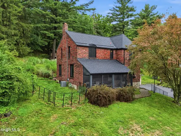 1513 Hillside Court, Tyrone, PA 16686